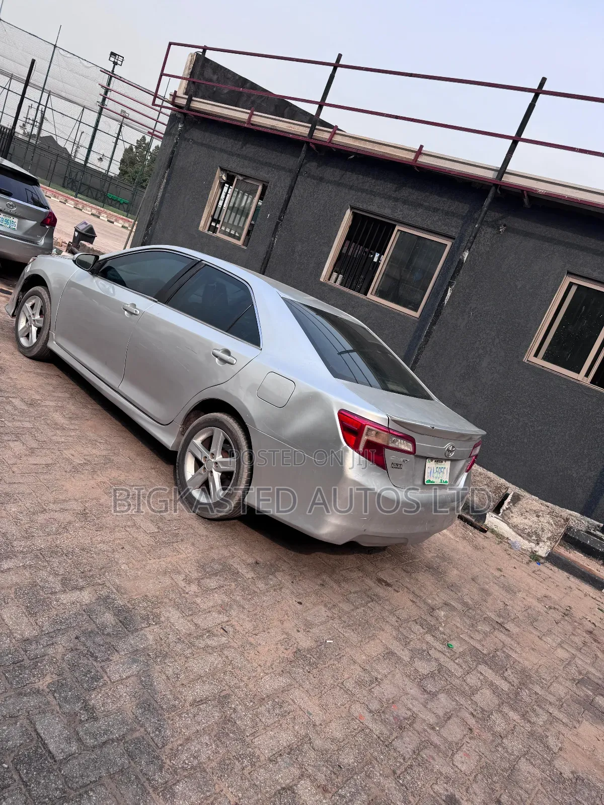 Toyota Camry SE 4dr Sedan (2.5L 4cyl 6A) 2014