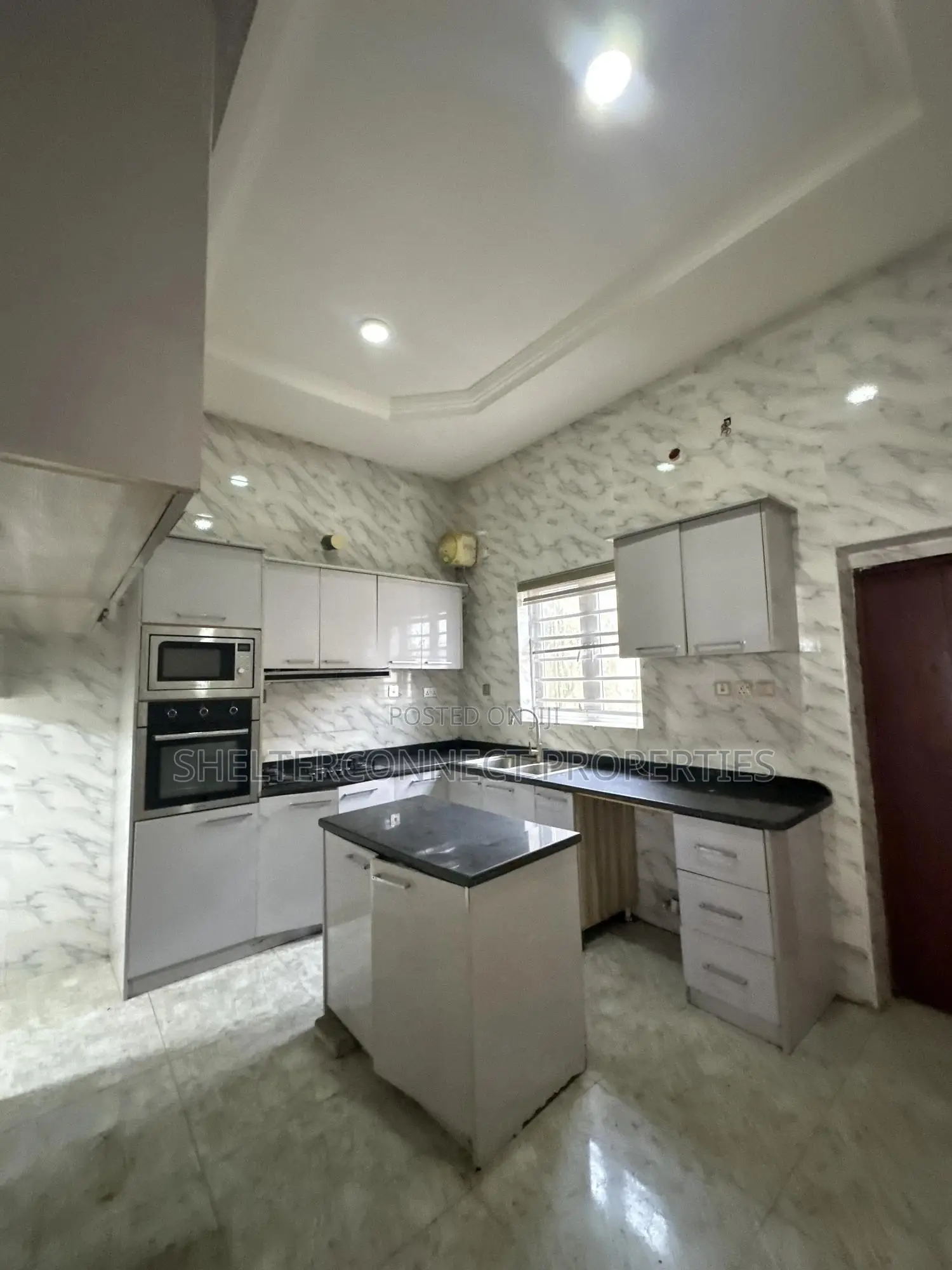 4bdrm Townhouse / Terrace in Lekki for rent