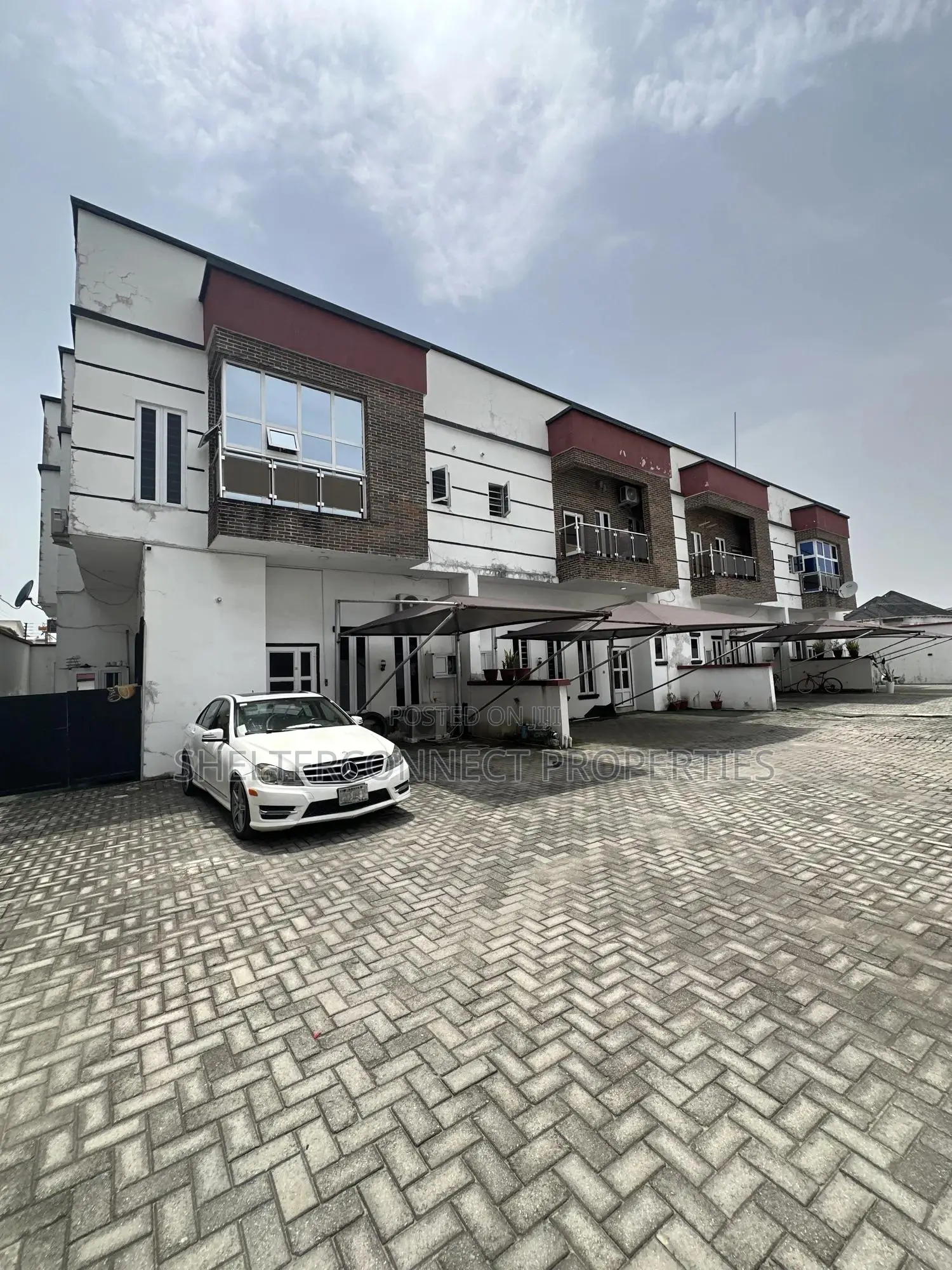 4bdrm Townhouse / Terrace in Lekki for rent