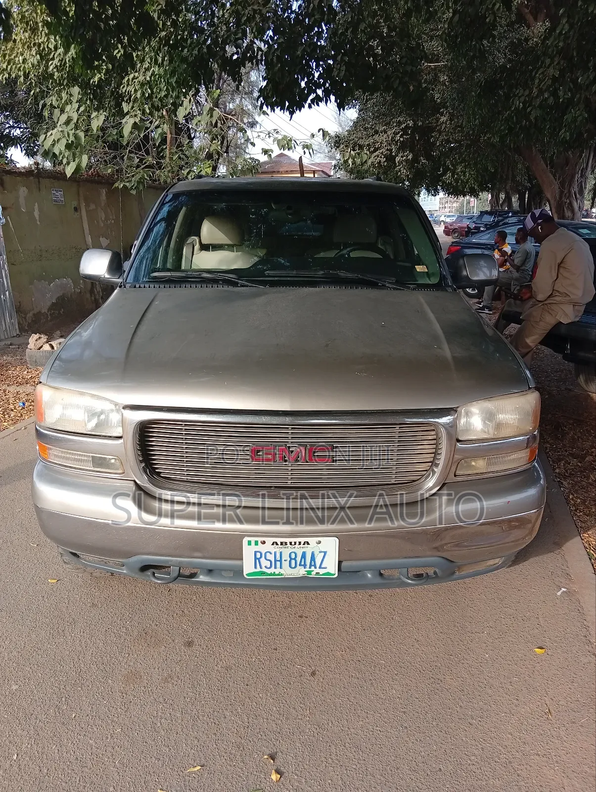 GMC Yukon 2001 Gold