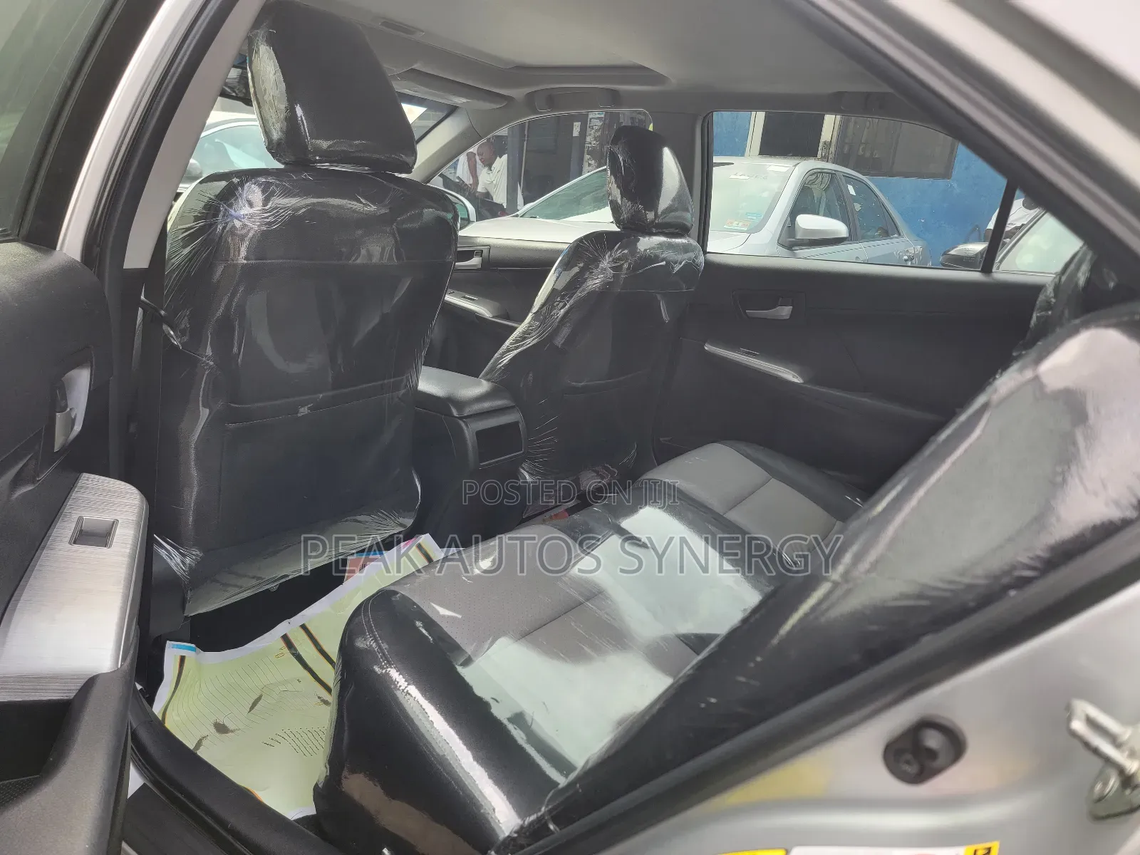 Toyota Camry SE 4dr Sedan (2.5L 4cyl 6A) 2013 Silver