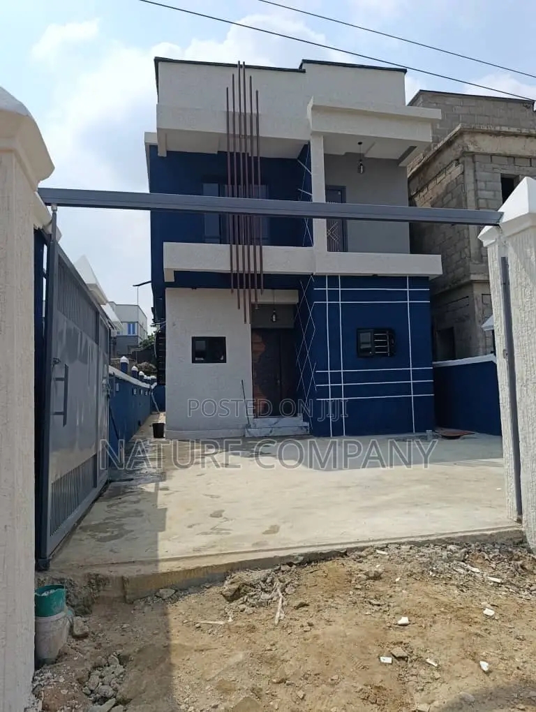 4bdrm Duplex in Before Channels Tv, Isheri North for sale