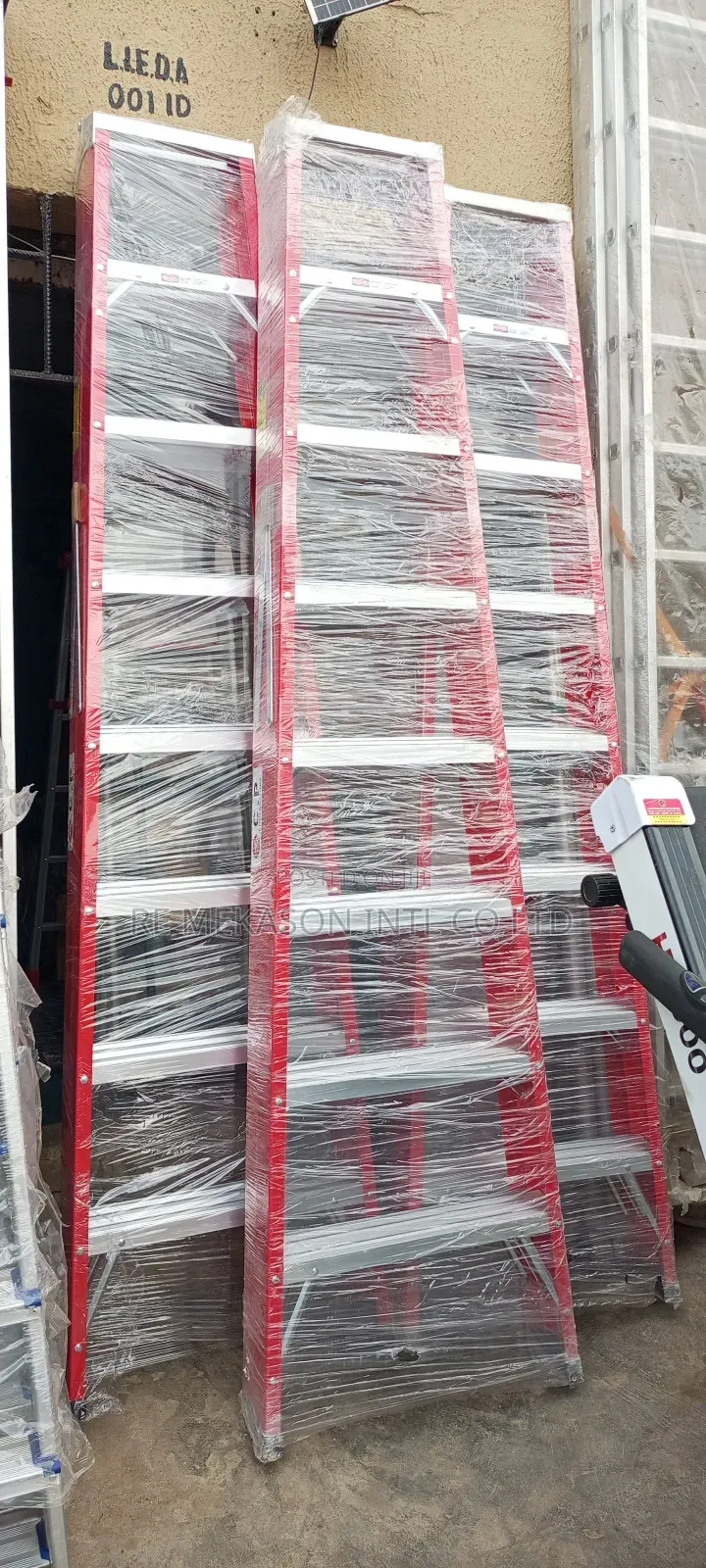 Heavy Duty 8ft Double Sided Fibreglass Step Ladder