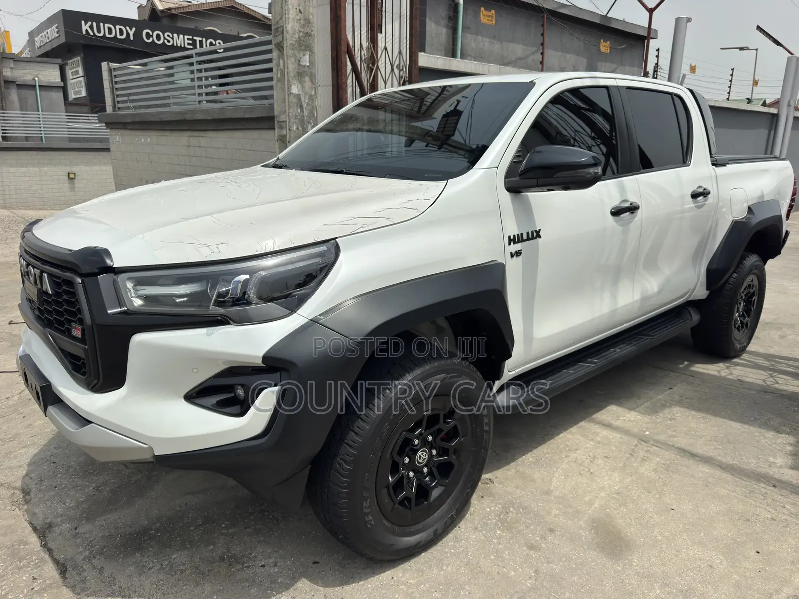 New Toyota Hilux 2024 White