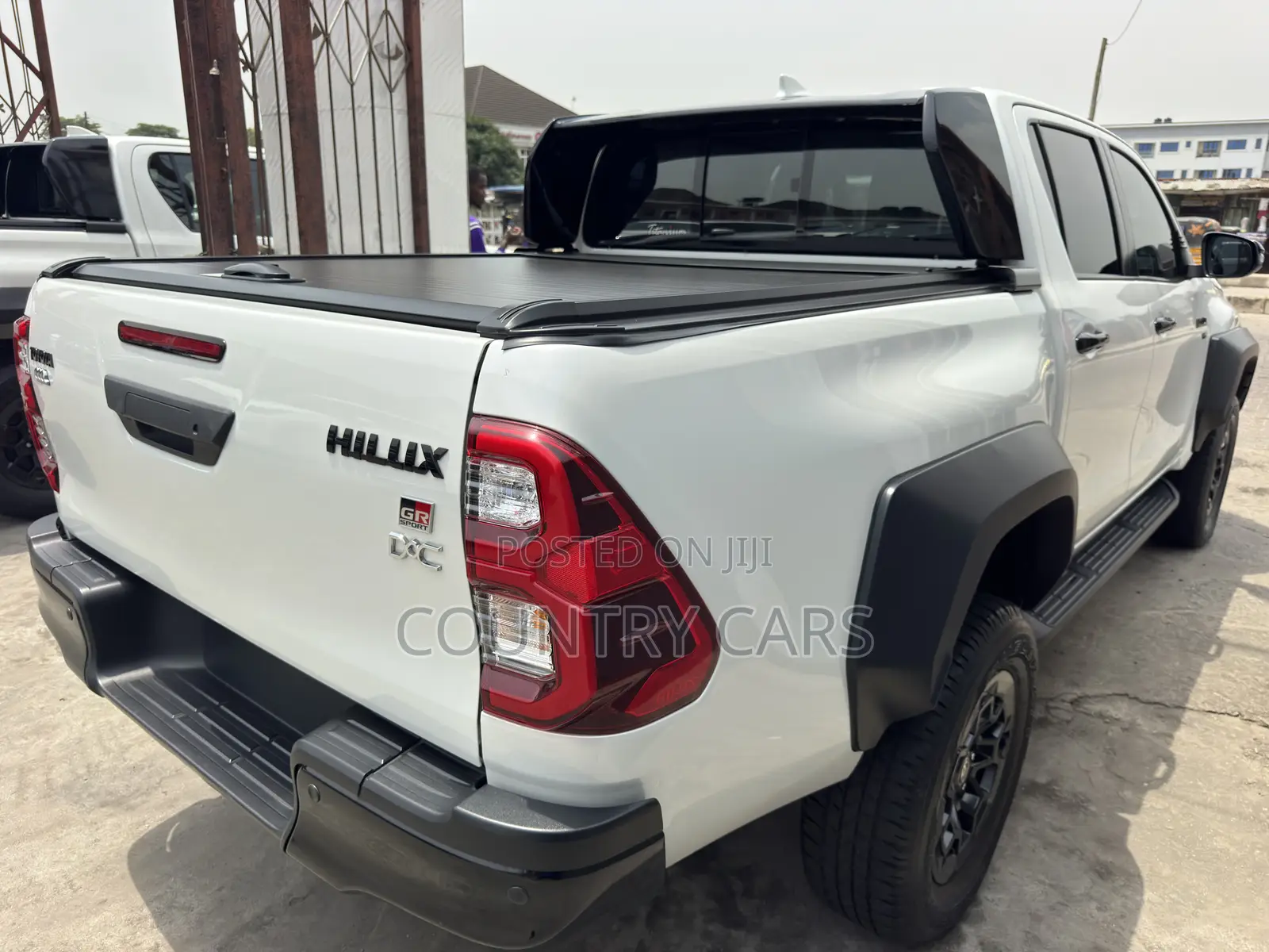 New Toyota Hilux 2024 White