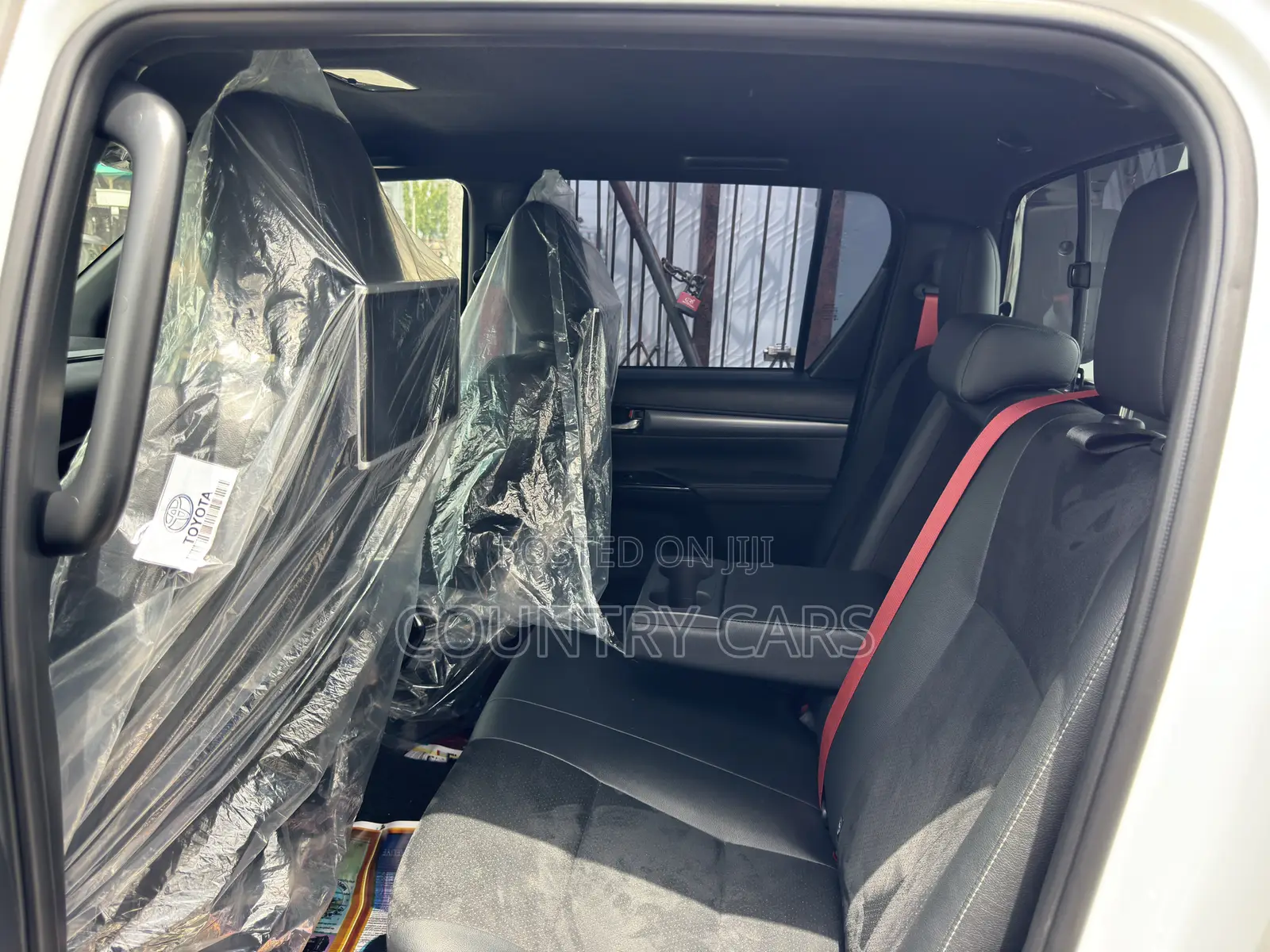 New Toyota Hilux 2024 White