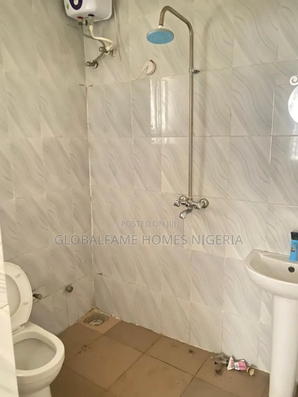 2bdrm Block of Flats in Ogunfayo Awoyaya for rent