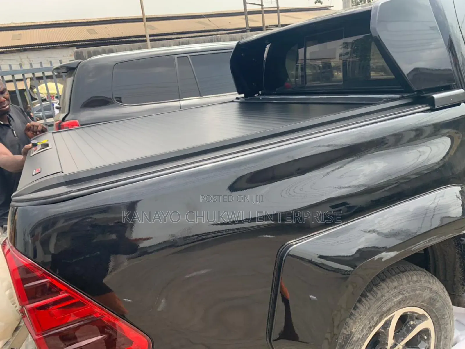 Rolling Cover and Spoiler Gr Sport for Toyota Hilux 2026