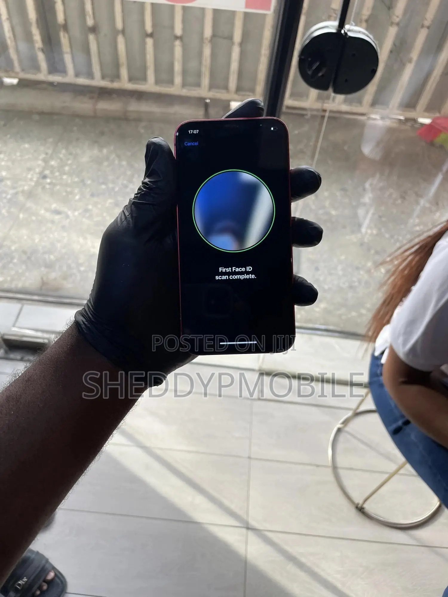 Apple iPhone 12 64 GB Red