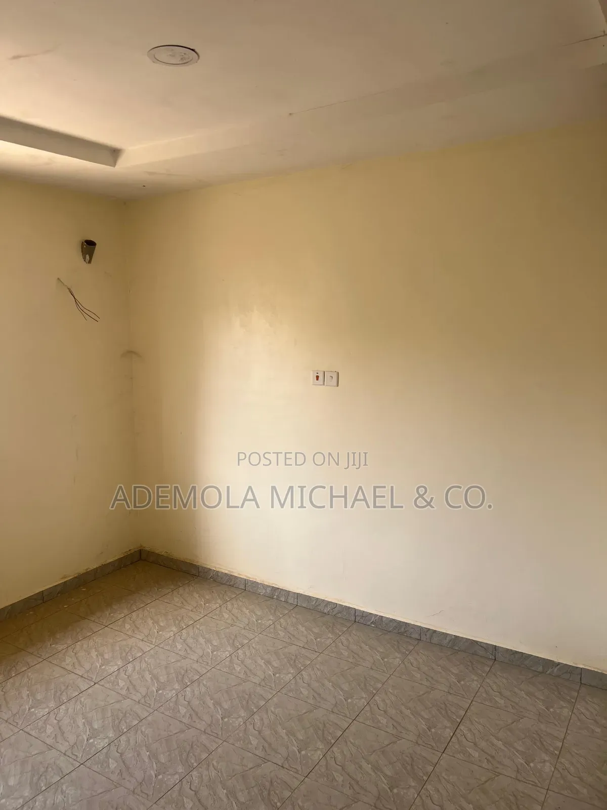 3bdrm Block of Flats in Brain And Hammer, Life Camp for rent