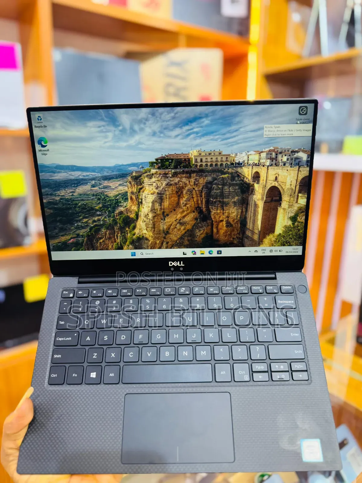 New Laptop Dell XPS 13 8GB Intel Core i5 SSD 256GB