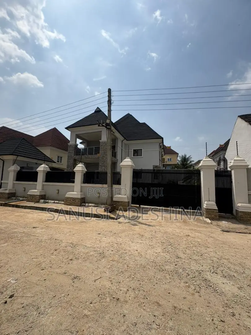 4bdrm Duplex in Gwarimpa Estate By, Gwarinpa for sale