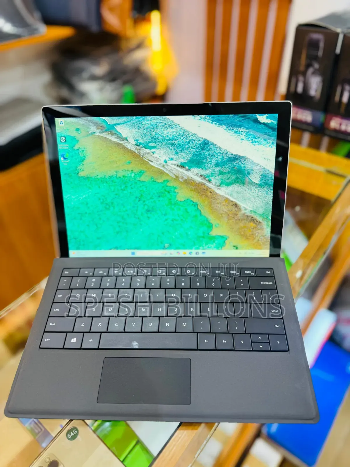 New Laptop Microsoft Surface Pro 8GB Intel Core i7 SSD 256GB