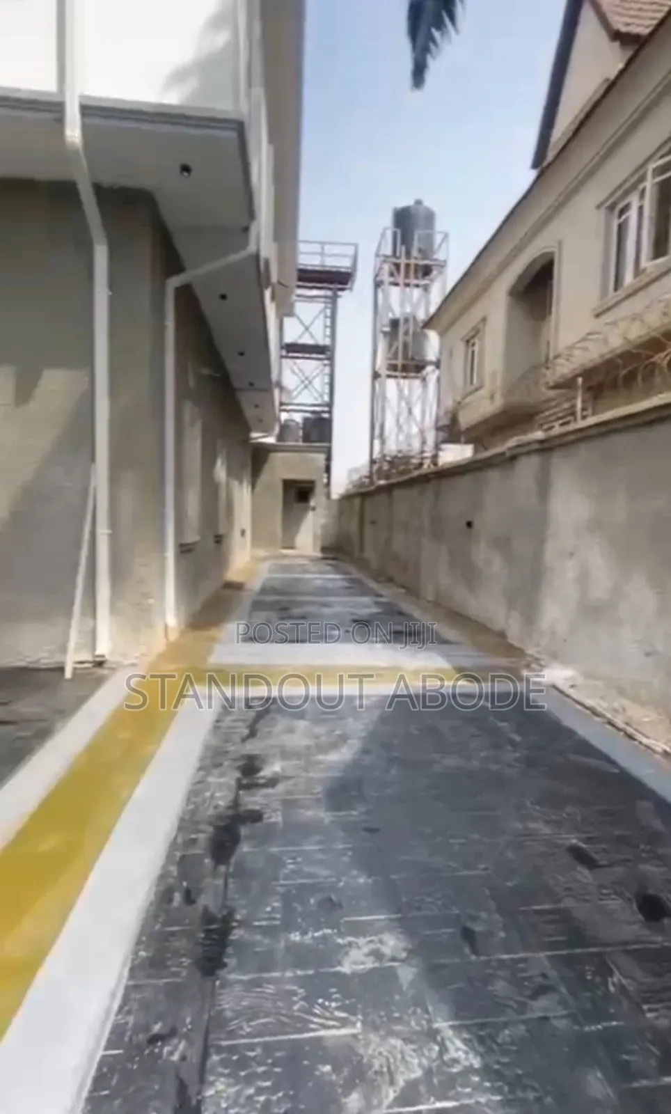 5bdrm Duplex in This Estate Is, Gaduwa for sale