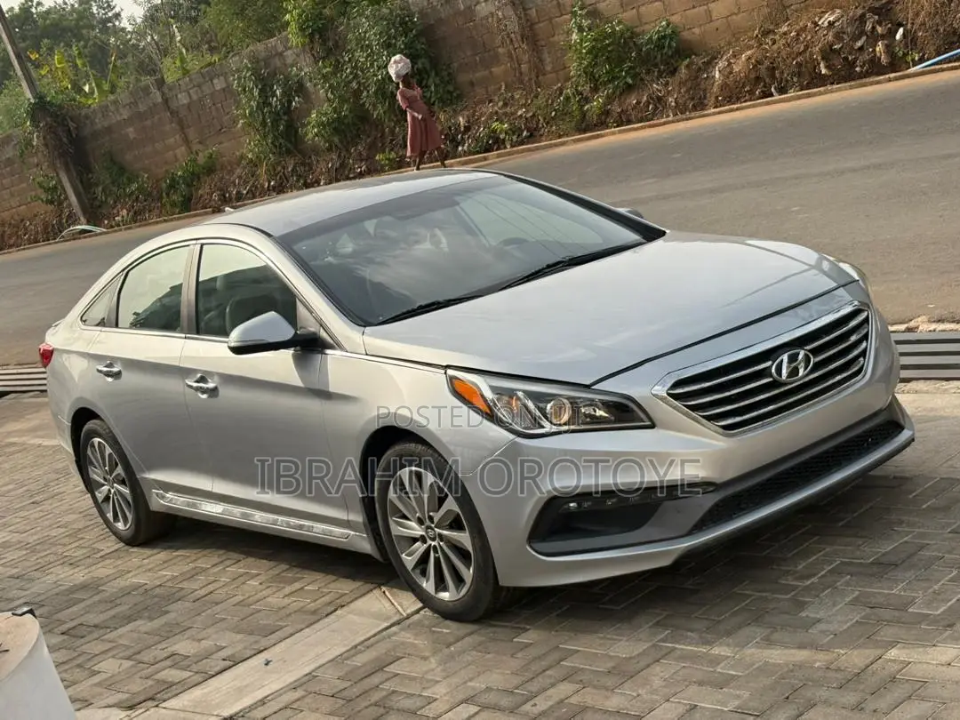 Hyundai Sonata Sport 4dr Sedan (2.4L 4cyl 6A) 2015 Silver