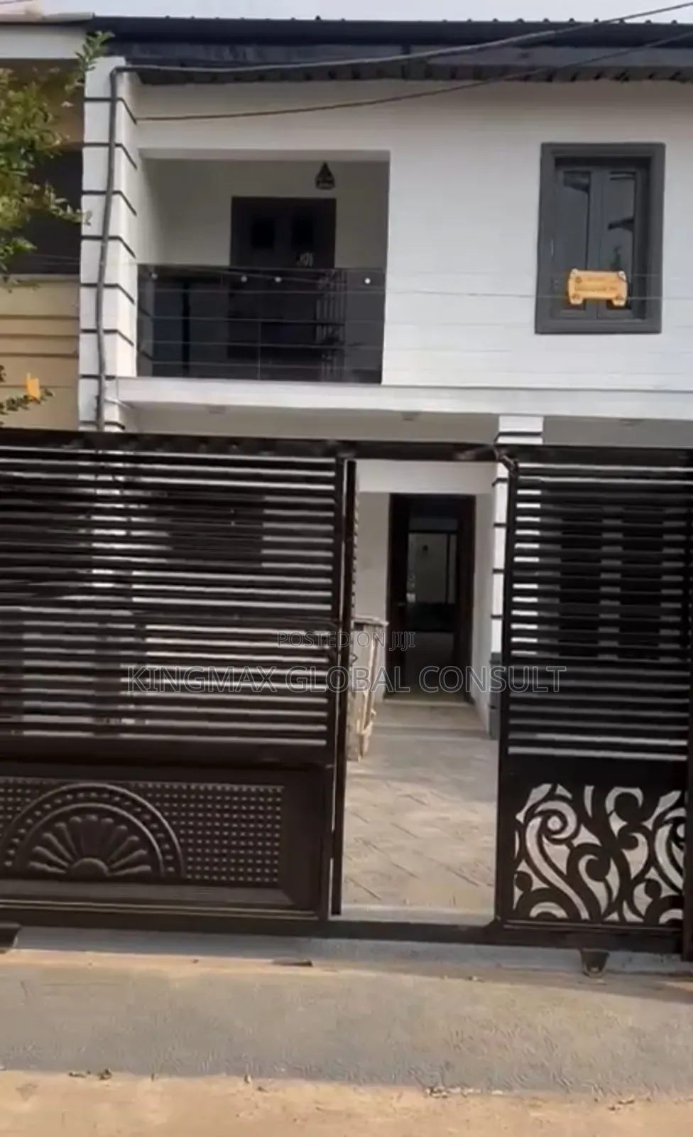 3bdrm Townhouse/Terrace in Area 1 Abuja for sale