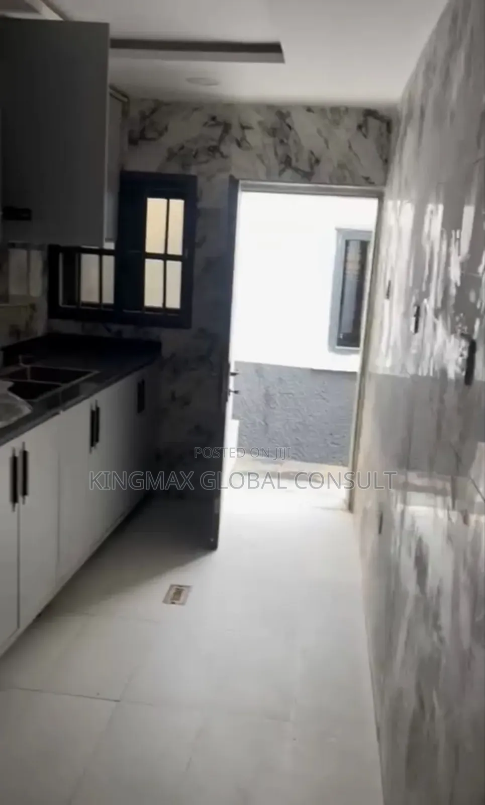 3bdrm Townhouse/Terrace in Area 1 Abuja for sale