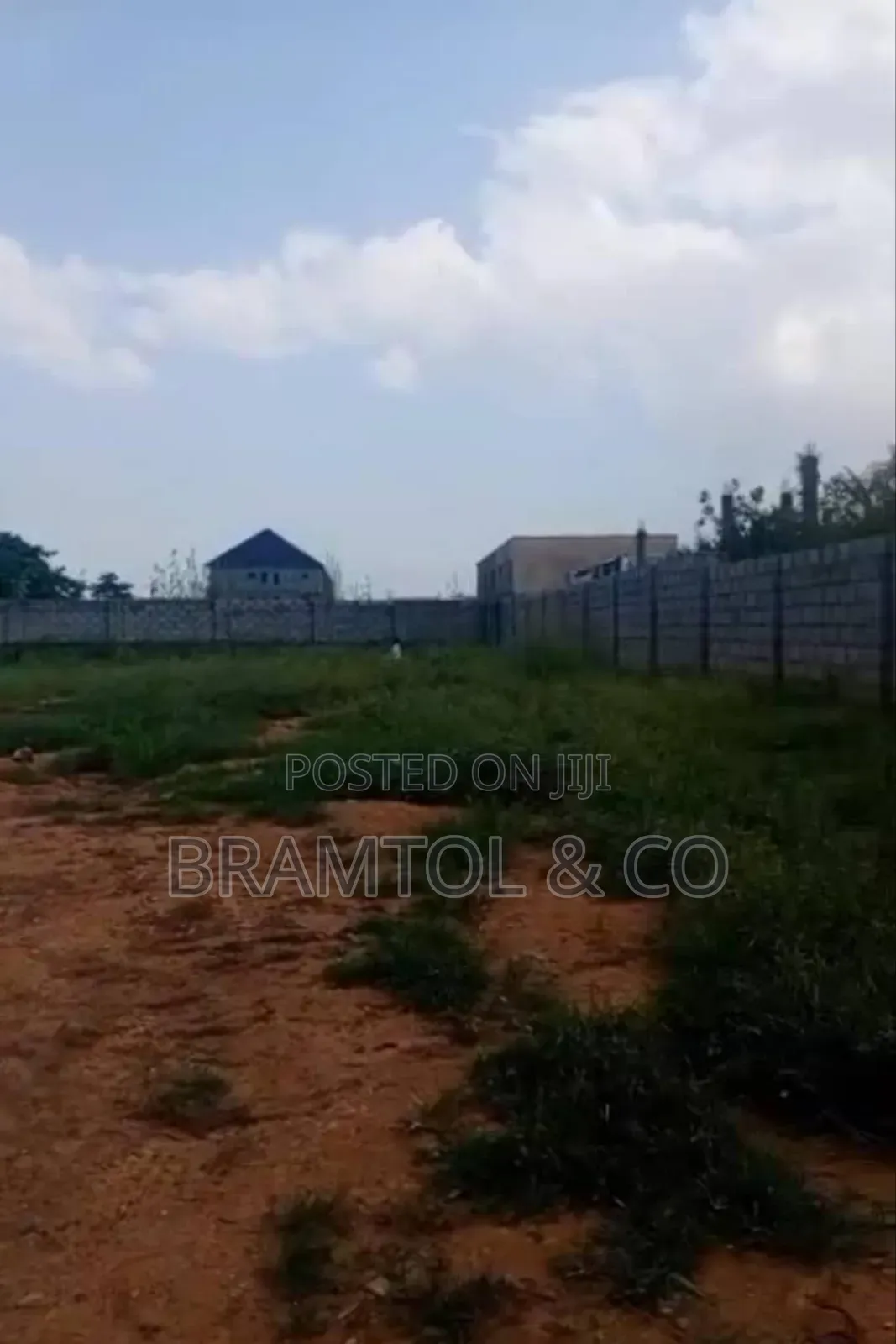 1000sqm For Six Units Of 3beds Block Of Flats