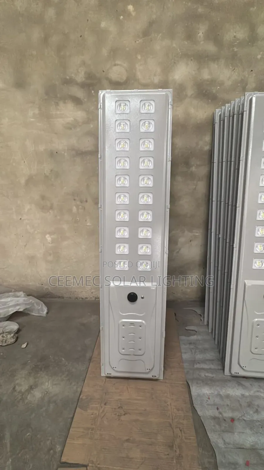 100w Industrial Solar Street Light With 20-Eyes