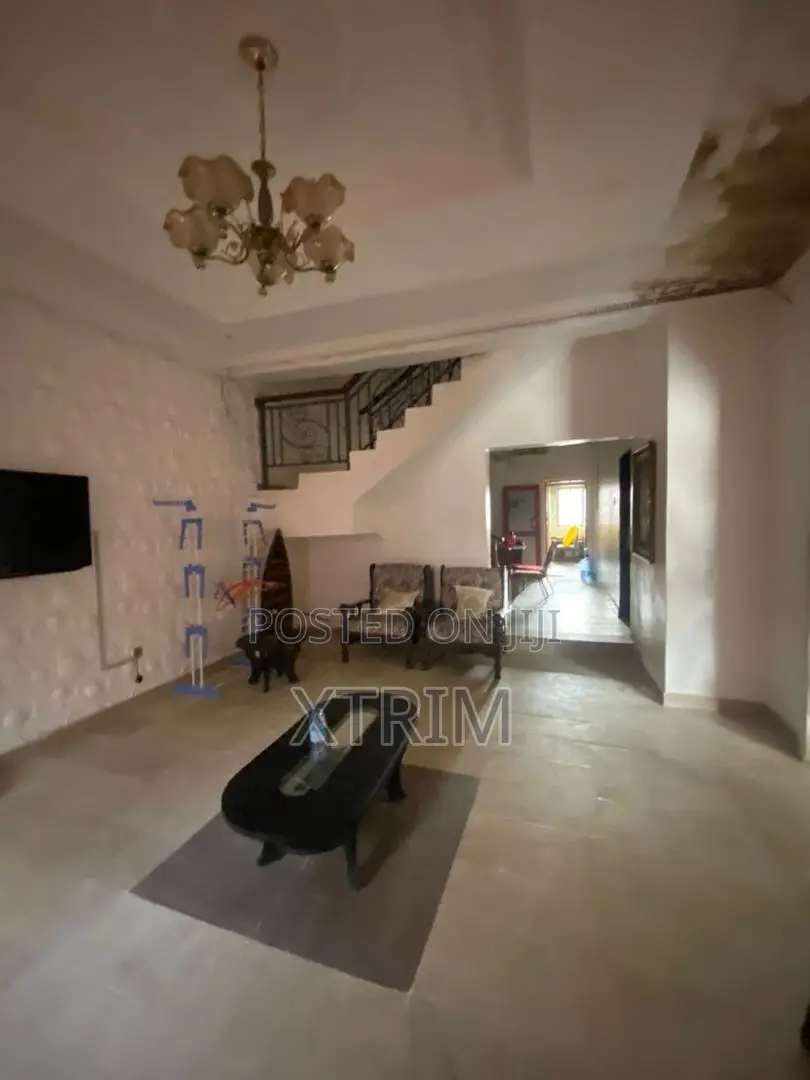 6bdrm Duplex in Allen Avenue for sale