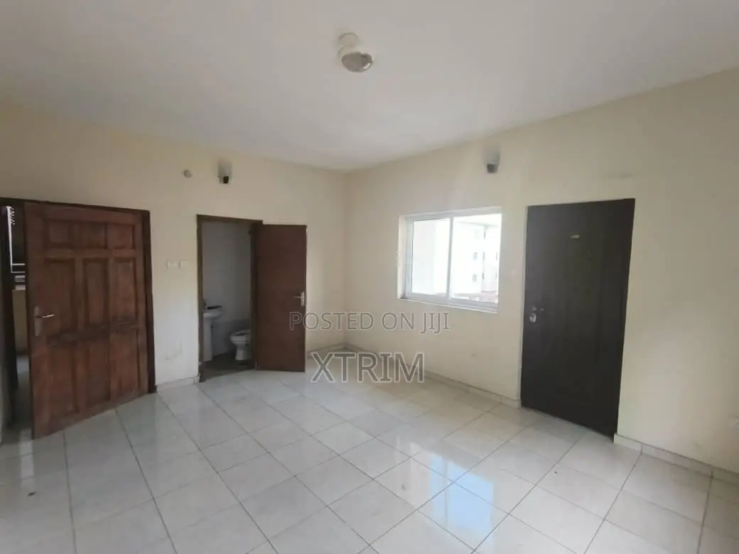 6bdrm Duplex in Allen Avenue for sale