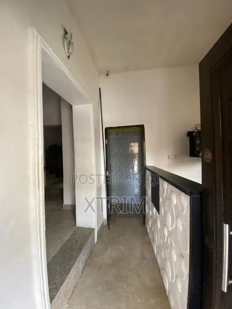 6bdrm Duplex in Allen Avenue for sale