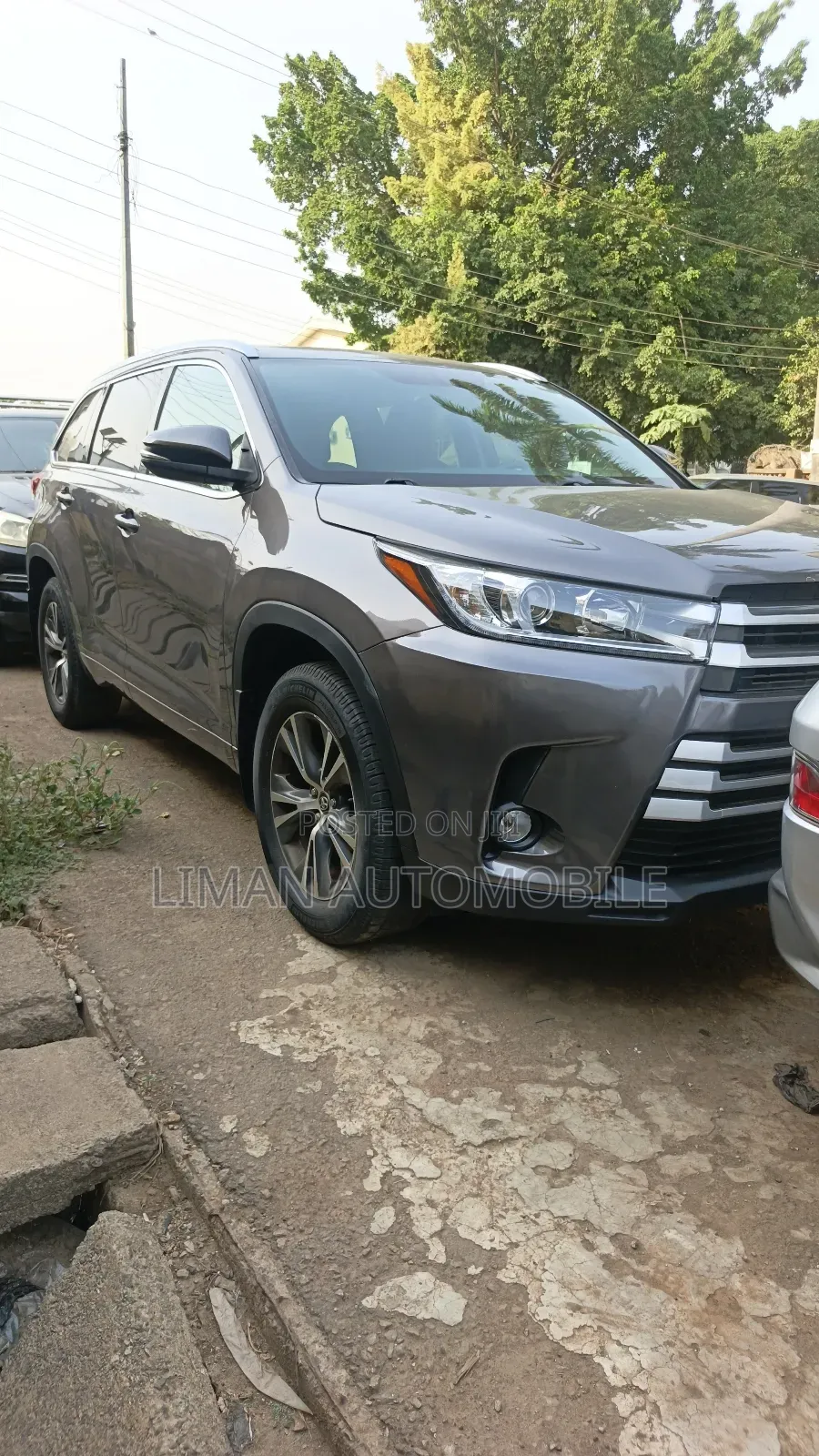 Toyota Highlander XLE 4x2 V6 (3.5L 6cyl 8A) 2017 Gray