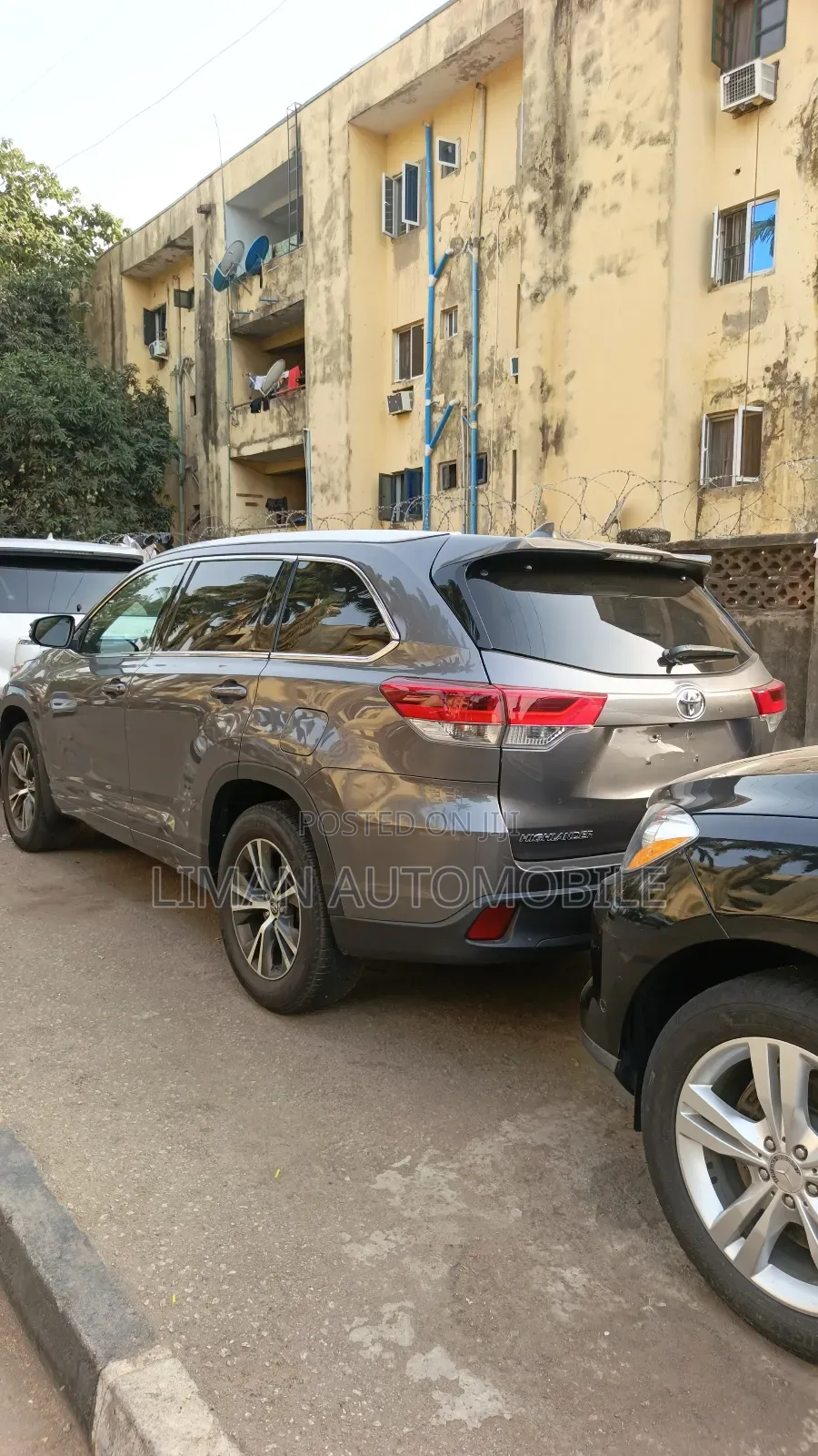 Toyota Highlander XLE 4x2 V6 (3.5L 6cyl 8A) 2017 Gray