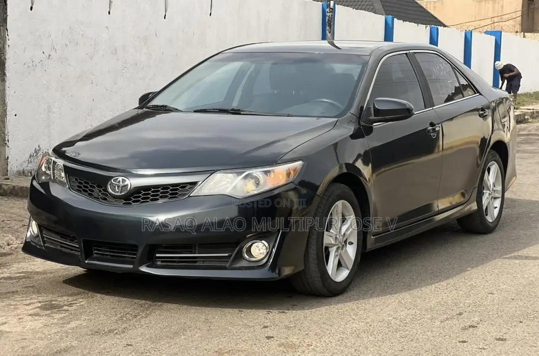 Toyota Camry SE 4dr Sedan (2.5L 4cyl 6A) 2012 Black