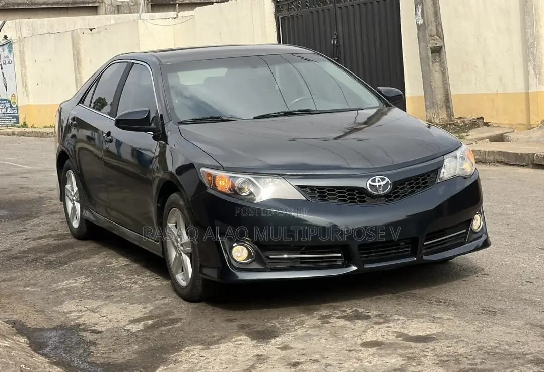 Toyota Camry SE 4dr Sedan (2.5L 4cyl 6A) 2012 Black