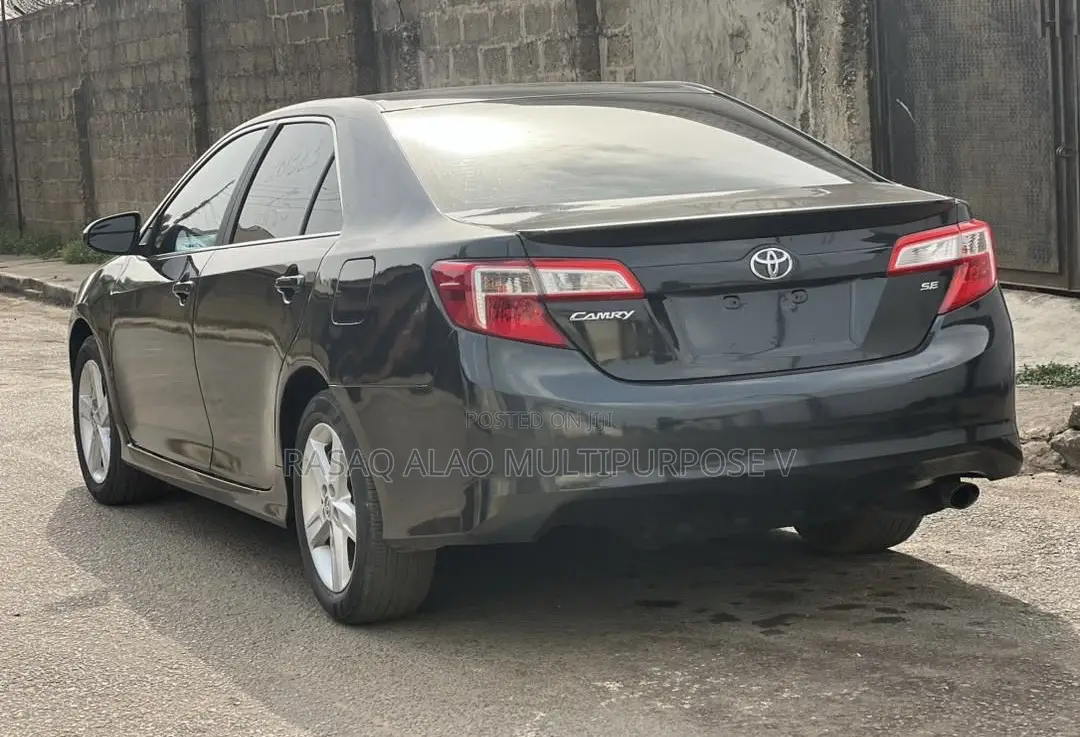 Toyota Camry SE 4dr Sedan (2.5L 4cyl 6A) 2012 Black