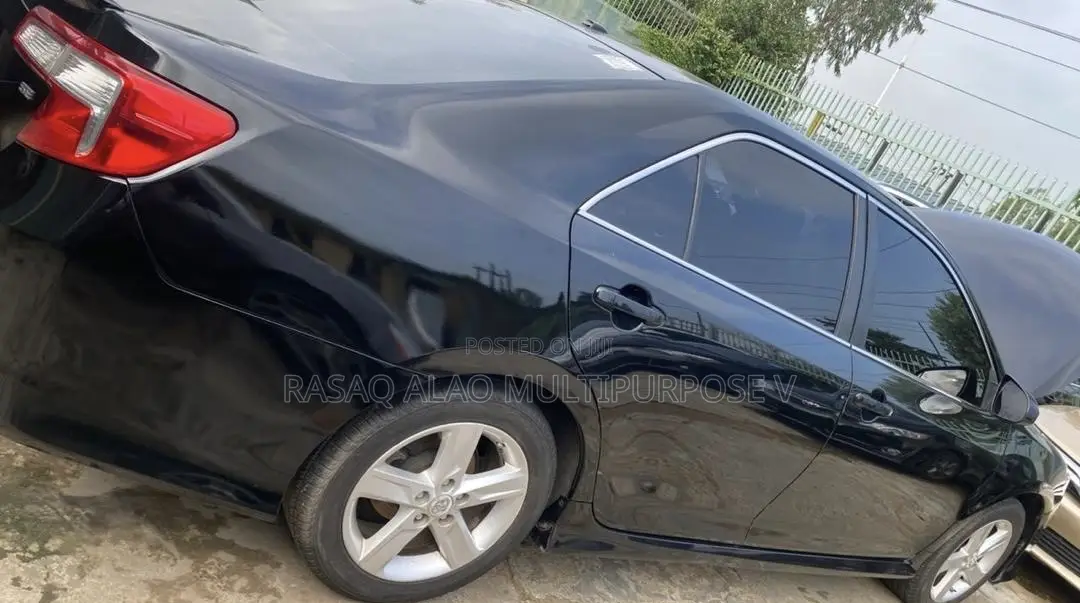 Toyota Camry SE 4dr Sedan (2.5L 4cyl 6A) 2013 Black