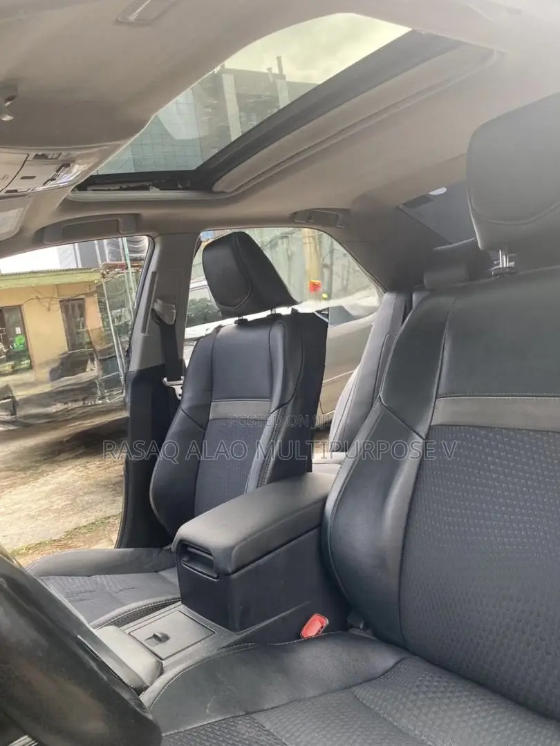 Toyota Camry SE 4dr Sedan (2.5L 4cyl 6A) 2013 Black