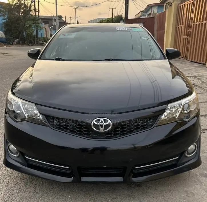 Toyota Camry SE 4dr Sedan (2.5L 4cyl 6A) 2014 Black