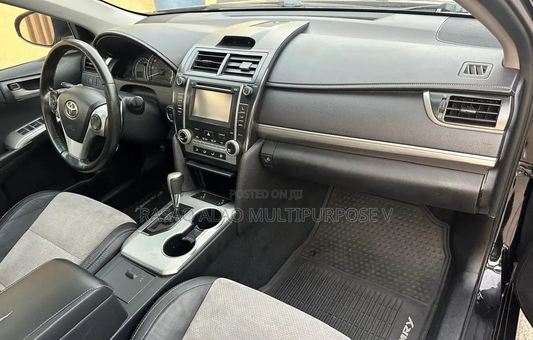 Toyota Camry SE 4dr Sedan (2.5L 4cyl 6A) 2014 Black