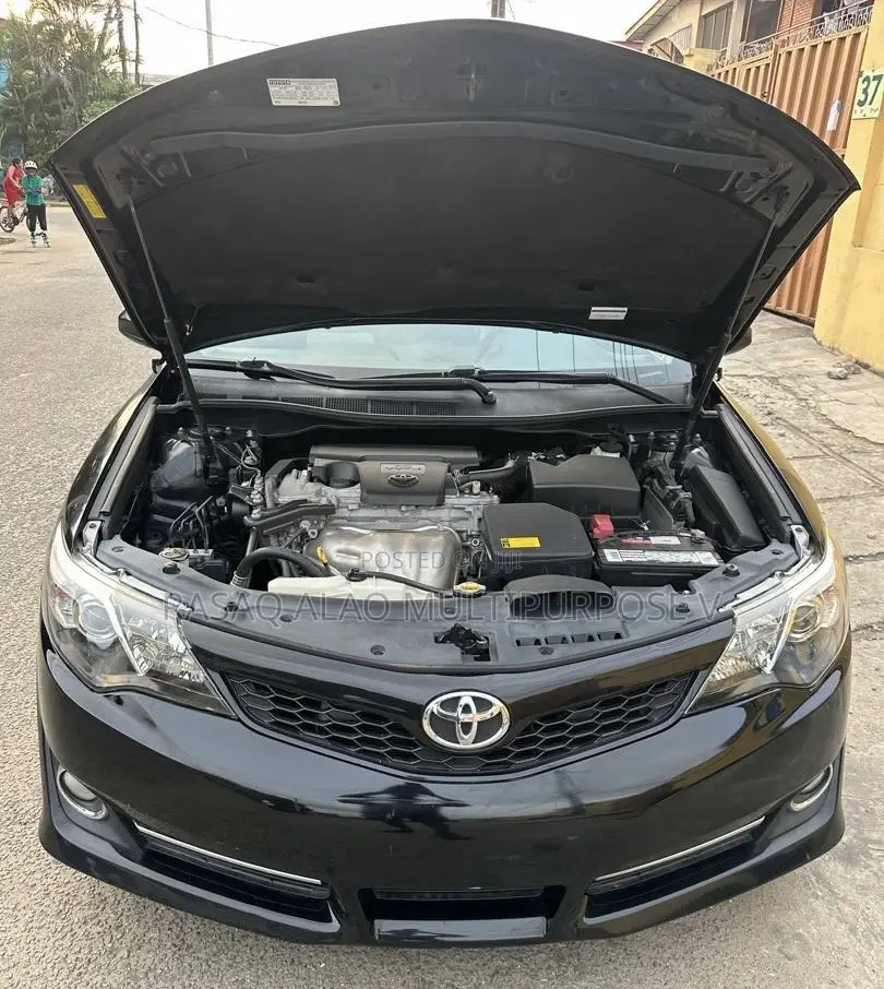 Toyota Camry SE 4dr Sedan (2.5L 4cyl 6A) 2014 Black