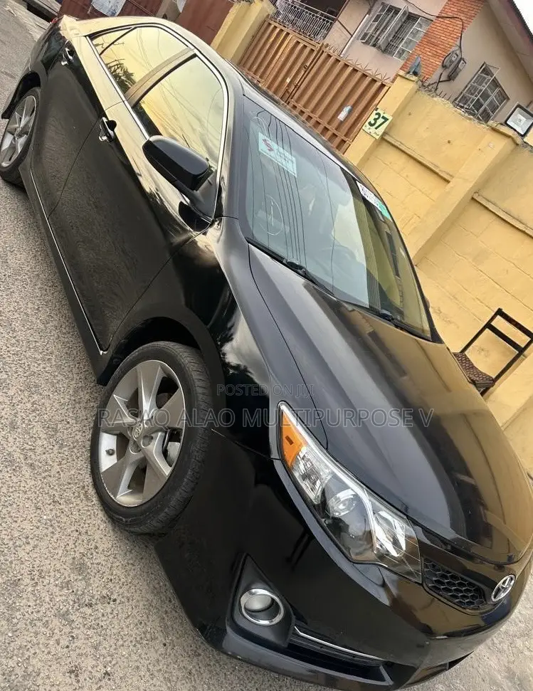 Toyota Camry SE 4dr Sedan (2.5L 4cyl 6A) 2014 Black