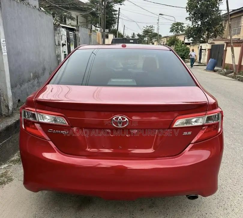 Toyota Camry SE 4dr Sedan (2.5L 4cyl 6A) 2013 Red