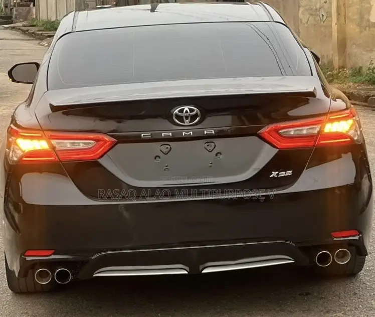 Toyota Camry XSE FWD (2.5L 4cyl 8AM) 2018 Black