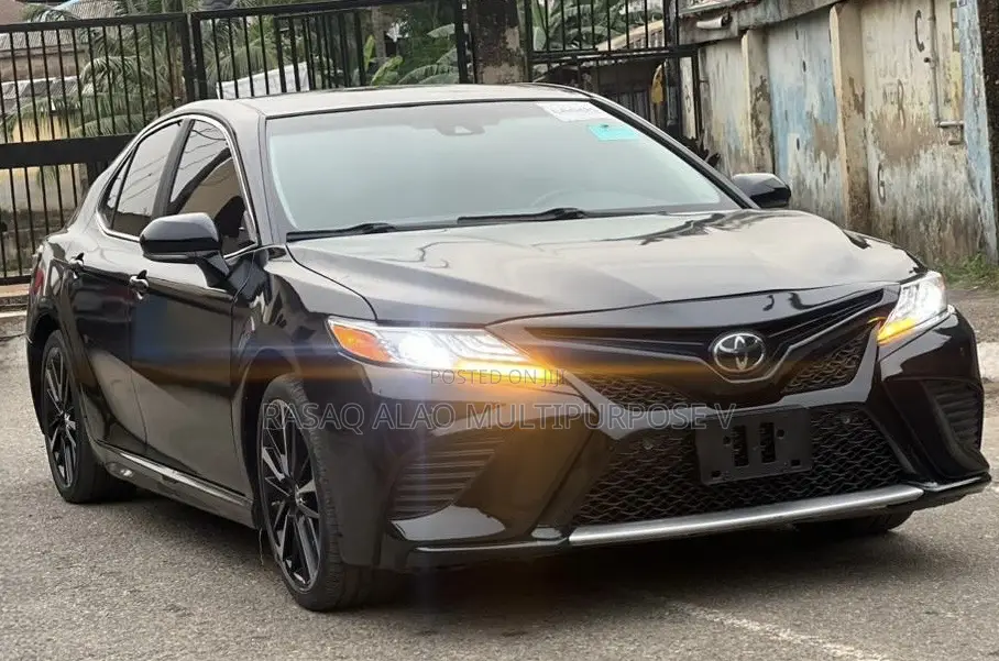Toyota Camry XSE FWD (2.5L 4cyl 8AM) 2018 Black