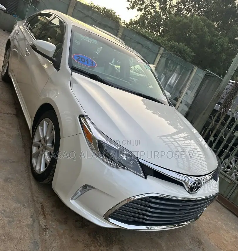 Toyota Avalon Limited 4dr Sedan (3.5L 6cyl 6A) 2014 White