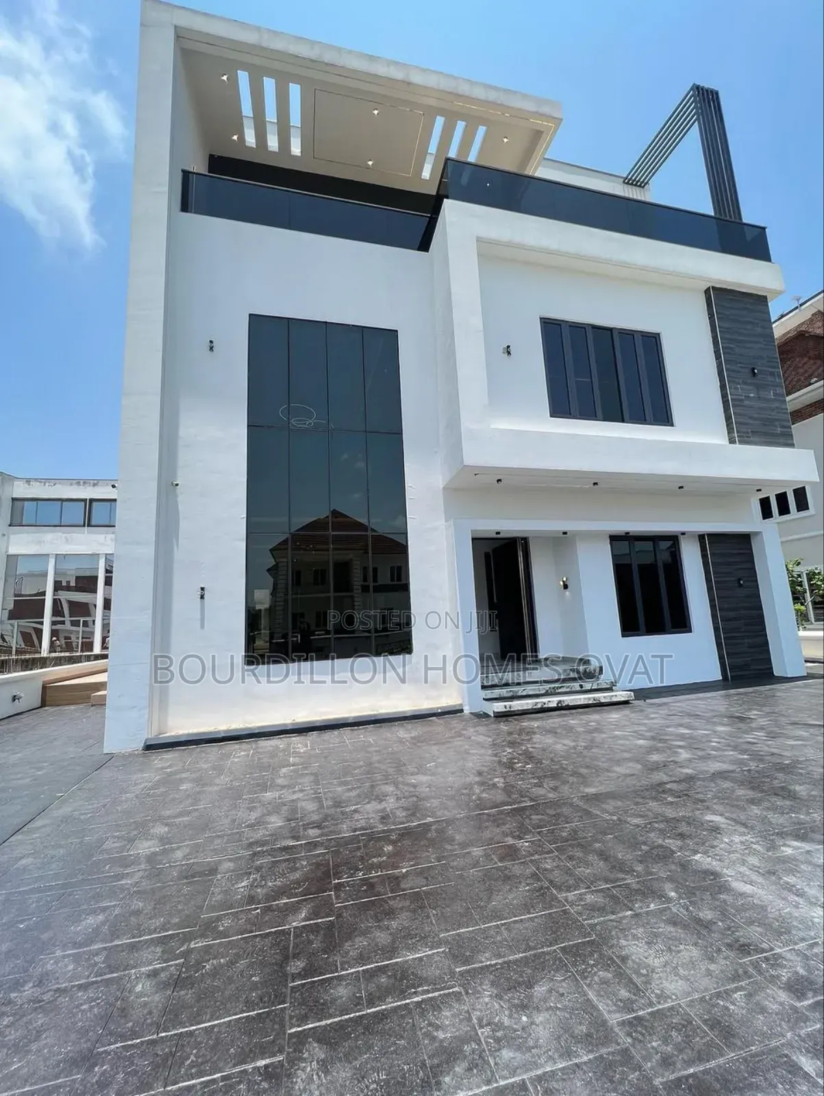 Furnished 5bdrm Duplex in Pinnock Beach Estate for sale