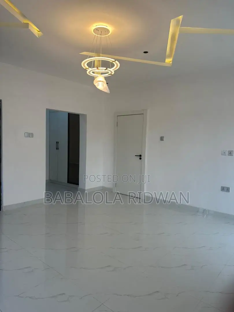 4bdrm Duplex in Oluyole for sale
