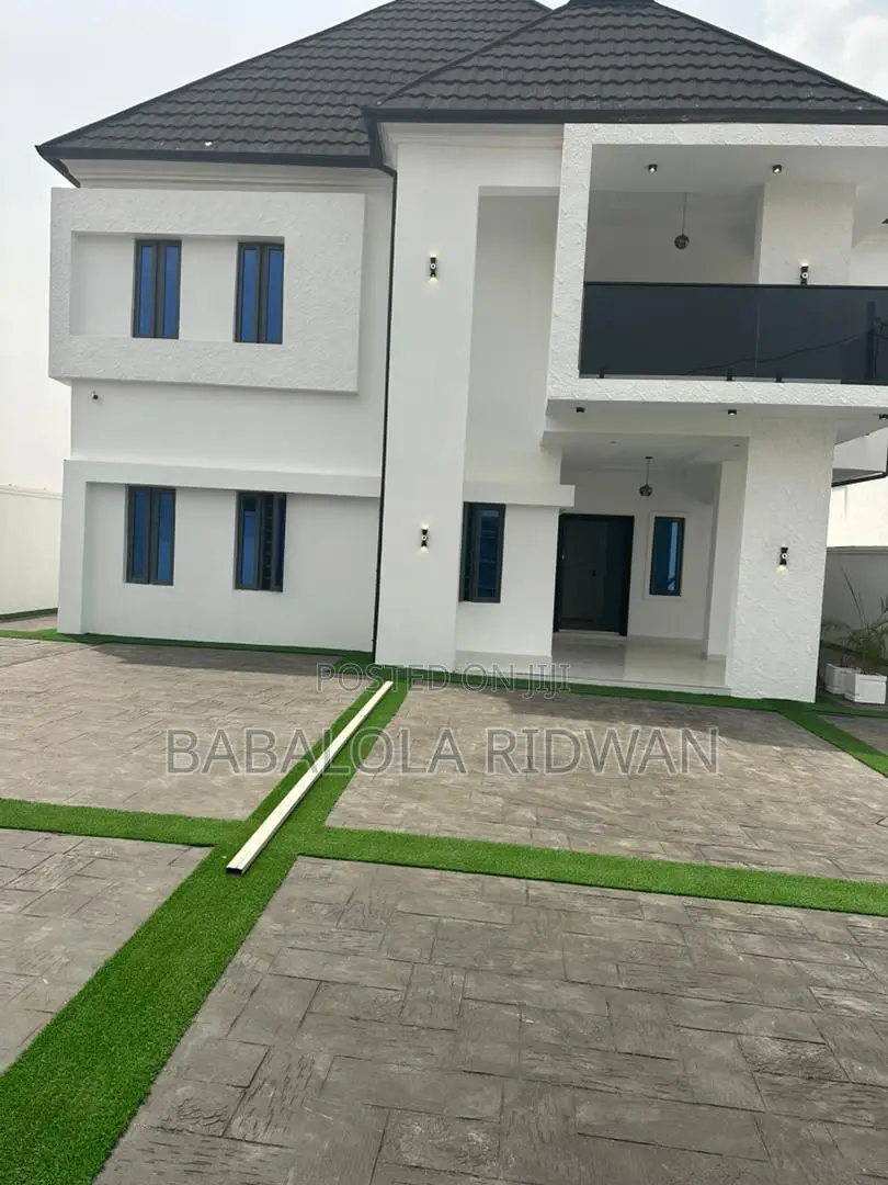 4bdrm Duplex in Oluyole for sale