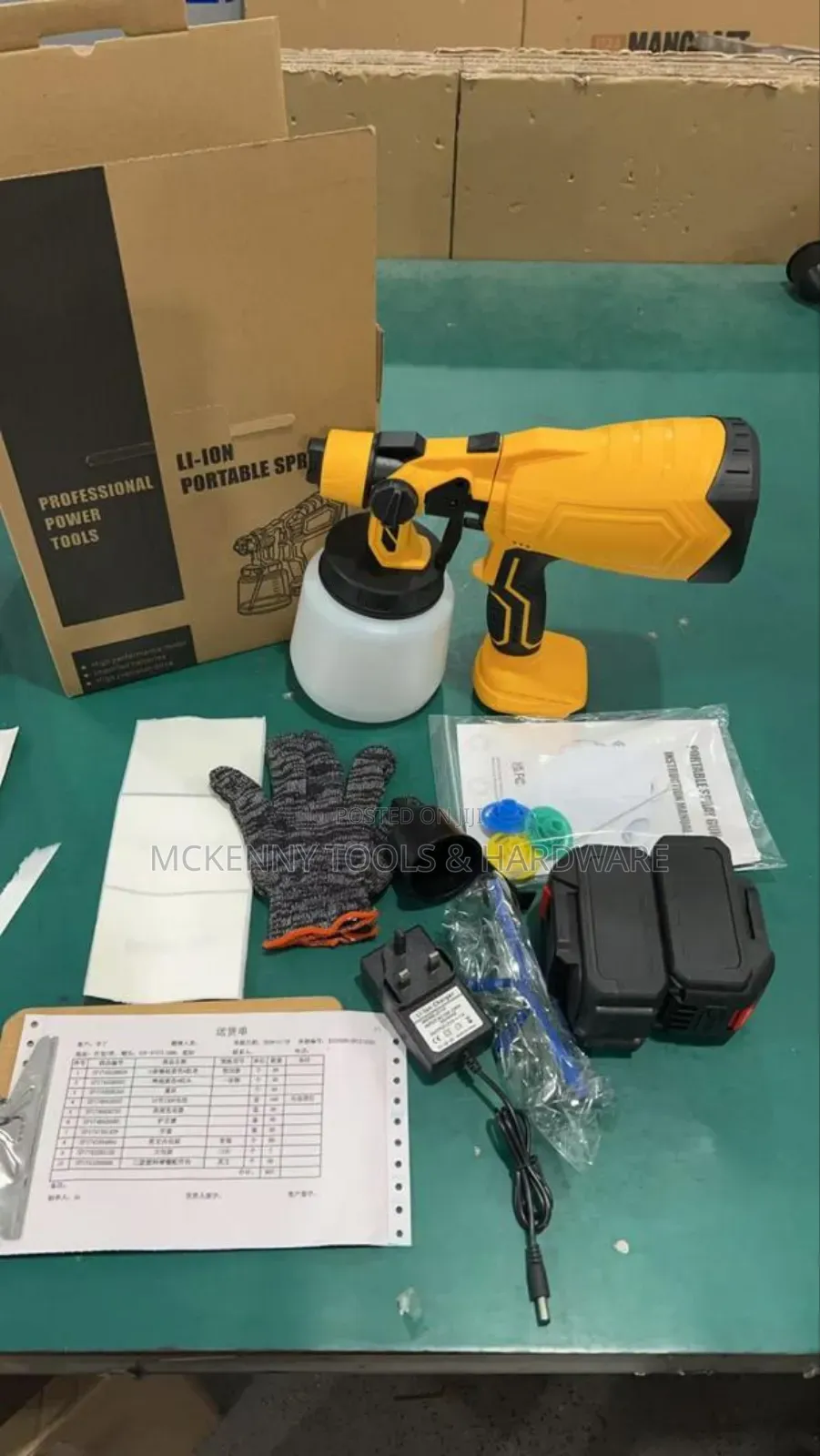 Dewalt Cordless Spray Gun With 2 Batteries And Charger