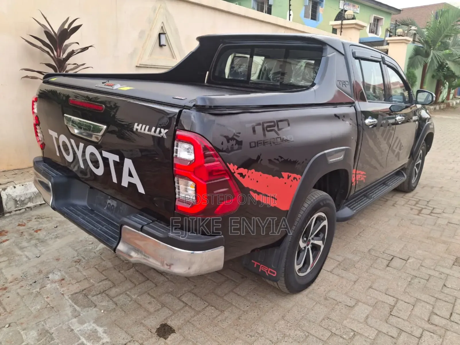 Toyota Hilux Rugged 4x4 2018 Black
