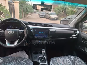 Toyota Hilux Rugged 4x4 2018 Black