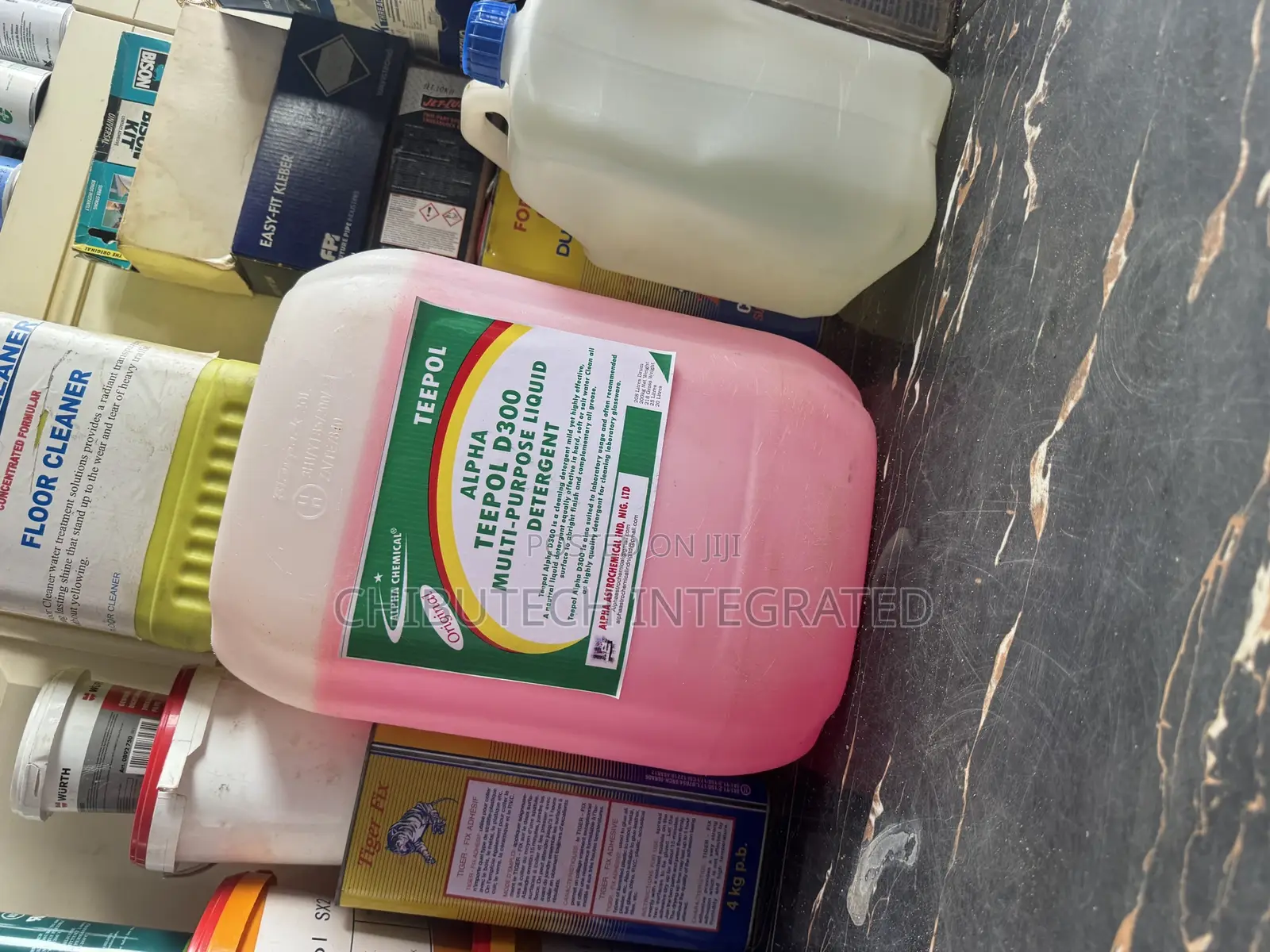 Alpha Teepol D300 Multi-Purpose Liquid Detergent.