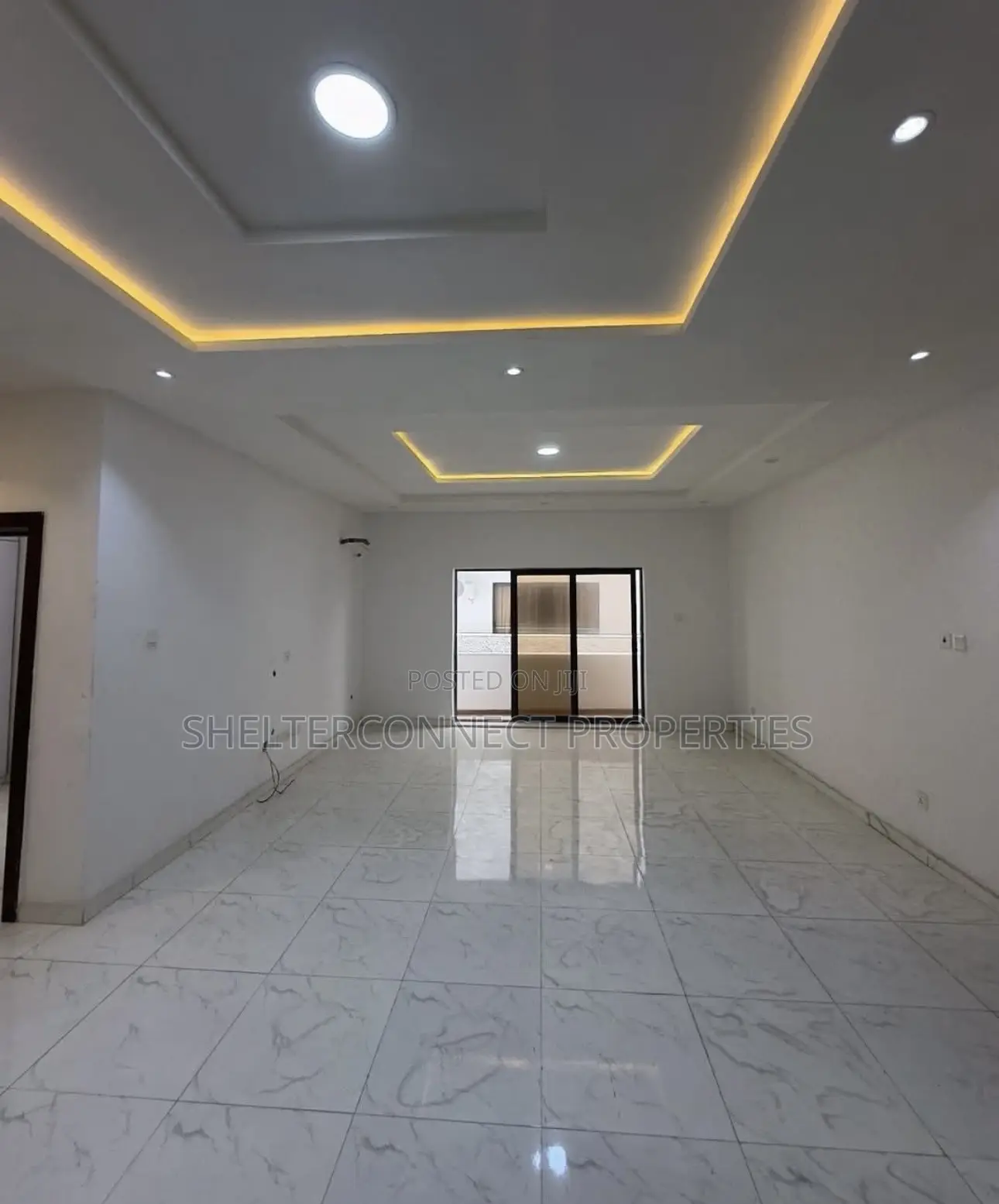 2bdrm Apartment in Lekki Phase 1 for rent