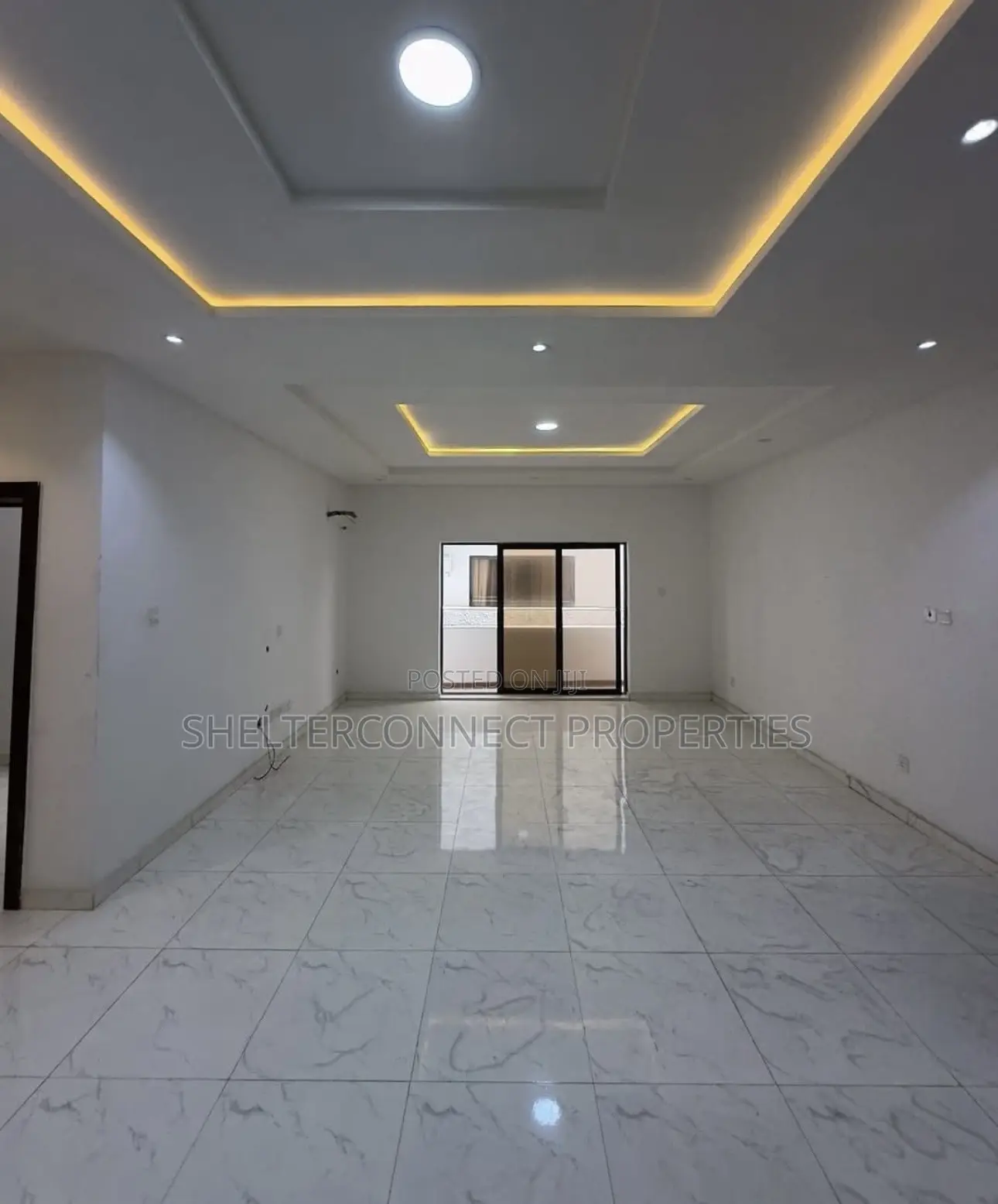 2bdrm Apartment in Lekki Phase 1 for rent